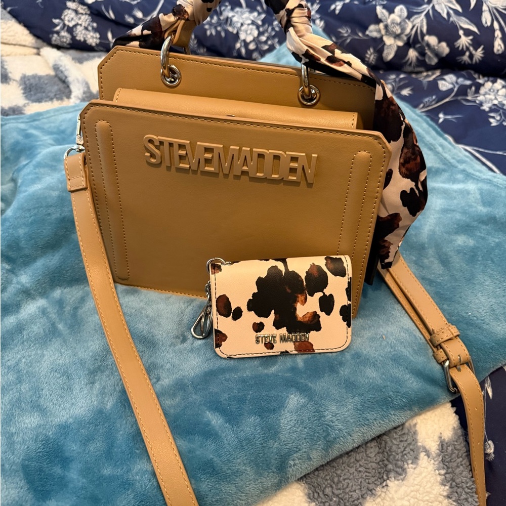Steve Madden Tan Leather Shoulder Bag with Cow Print Cardholder - Picture 2 of 8